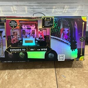 4-in-1 Tour Bus and Stage Playset